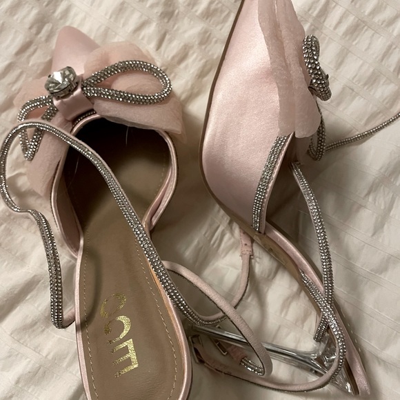 Pink bow heels. New never worn - Picture 3 of 5